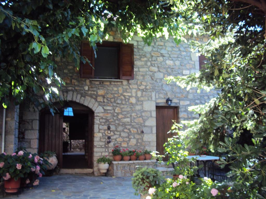 Guesthouse Karahalios Polidrosos Exterior foto